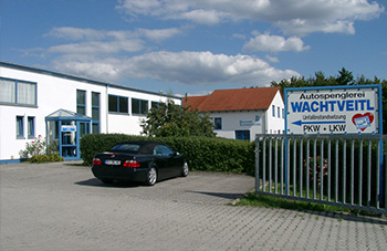Firmengebäude in Haslbach